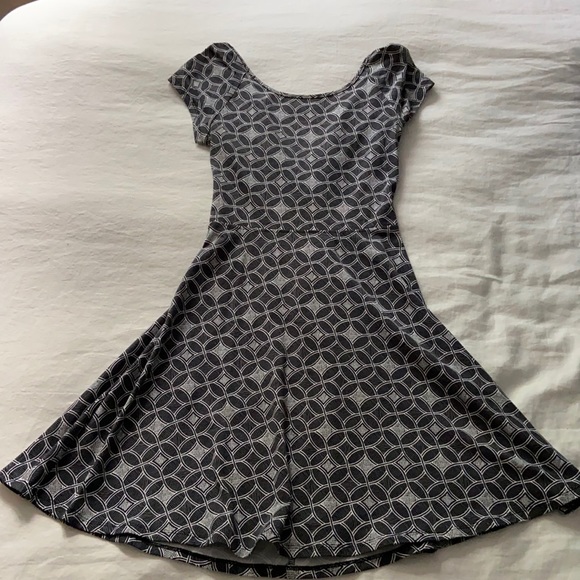 Women’s patterned skater dress - Picture 1 of 2